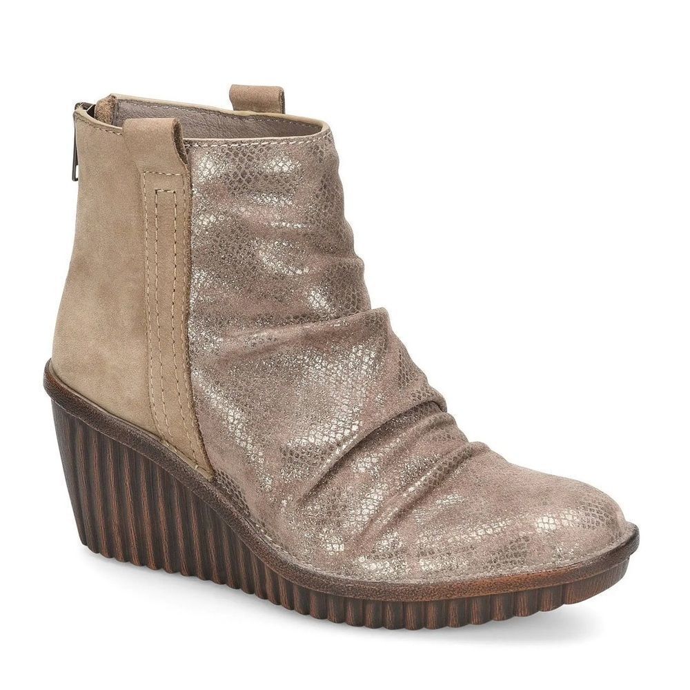BIONICA Destiney Stone Gold Reptile Embossed leather Wedge booties NWOT - 8